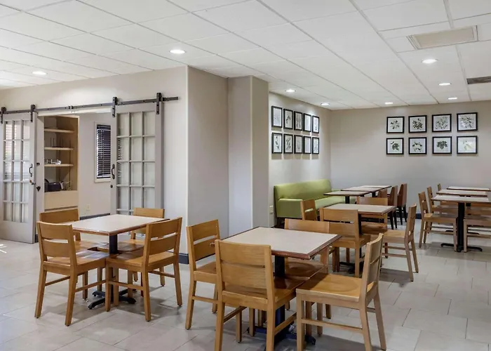 Country Inn & Suites By Radisson, Atlanta Downtown
