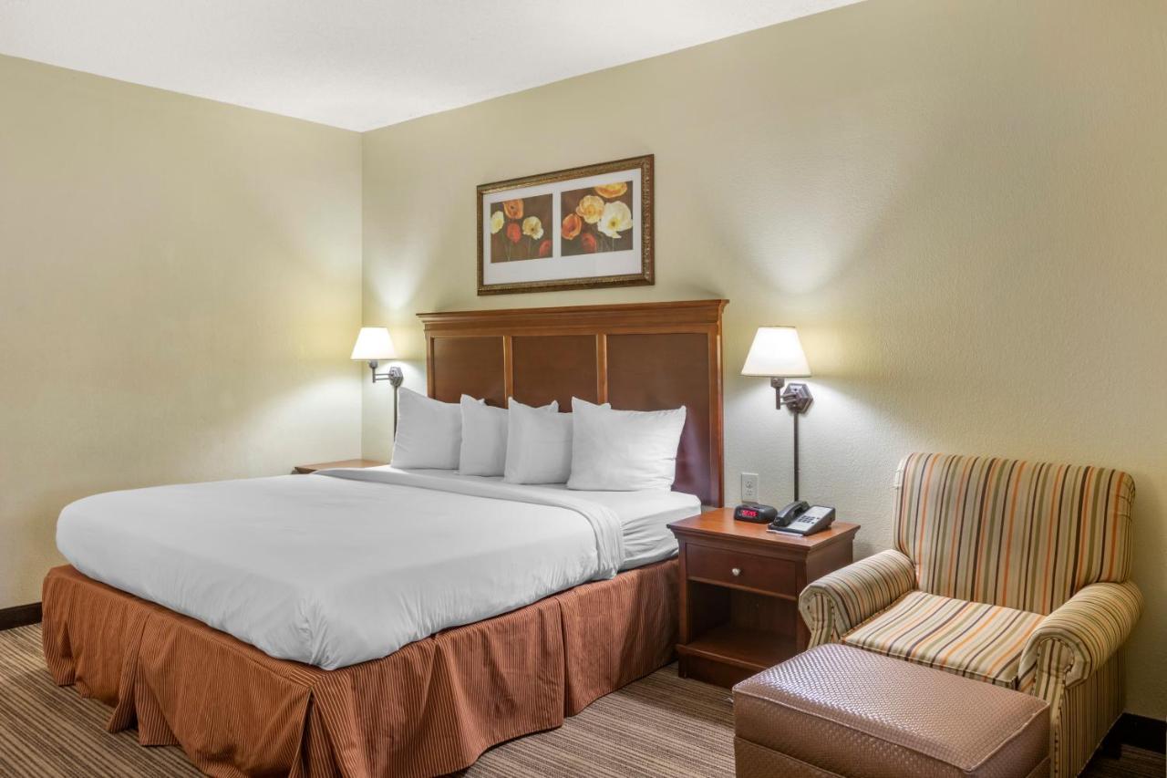 Country & By Radisson, Downtown Hotel 3*
