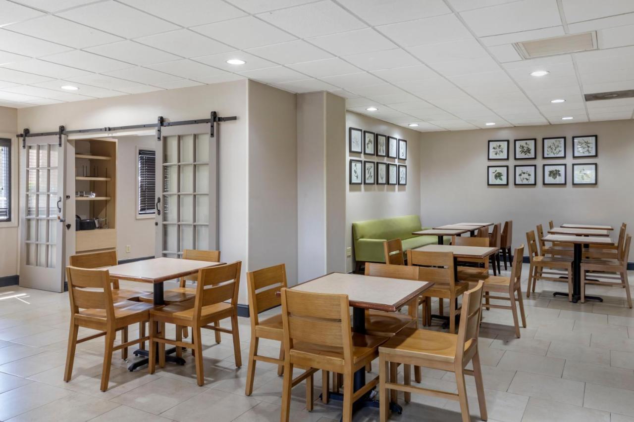 Hotel Country & By Radisson, Downtown