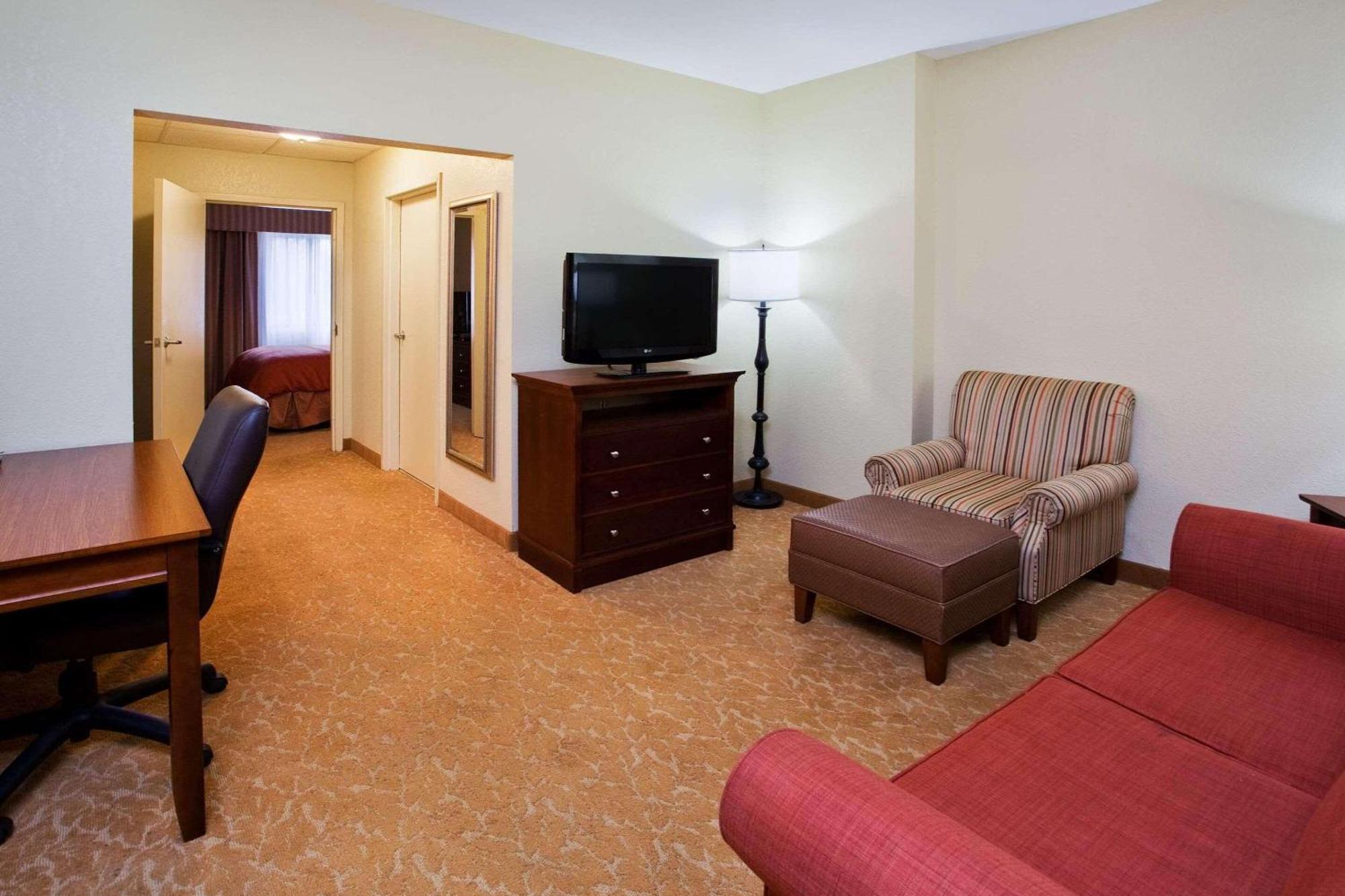 Country & By Radisson, Downtown Hotel 3*