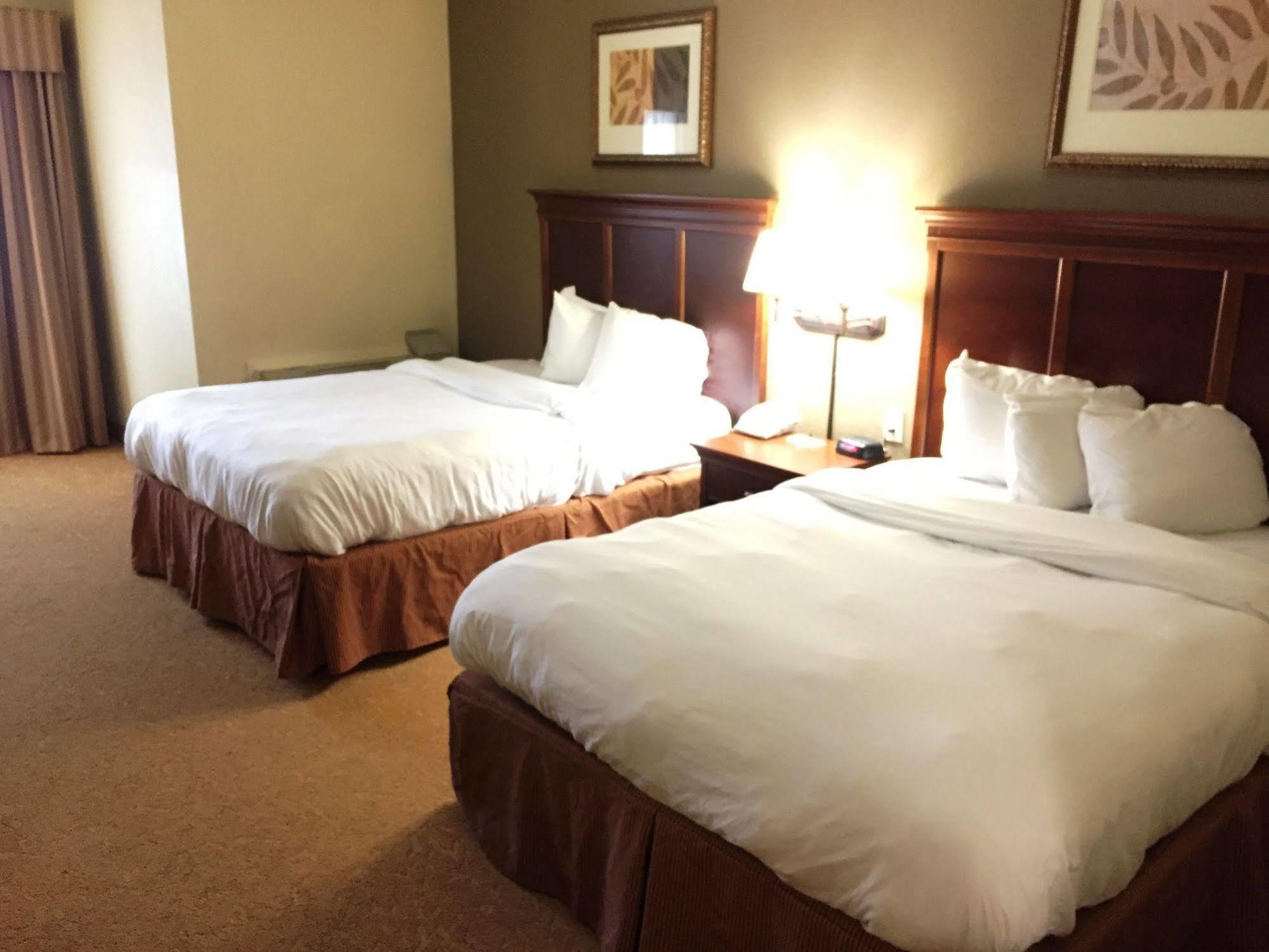 Hotel Country & By Radisson, Downtown