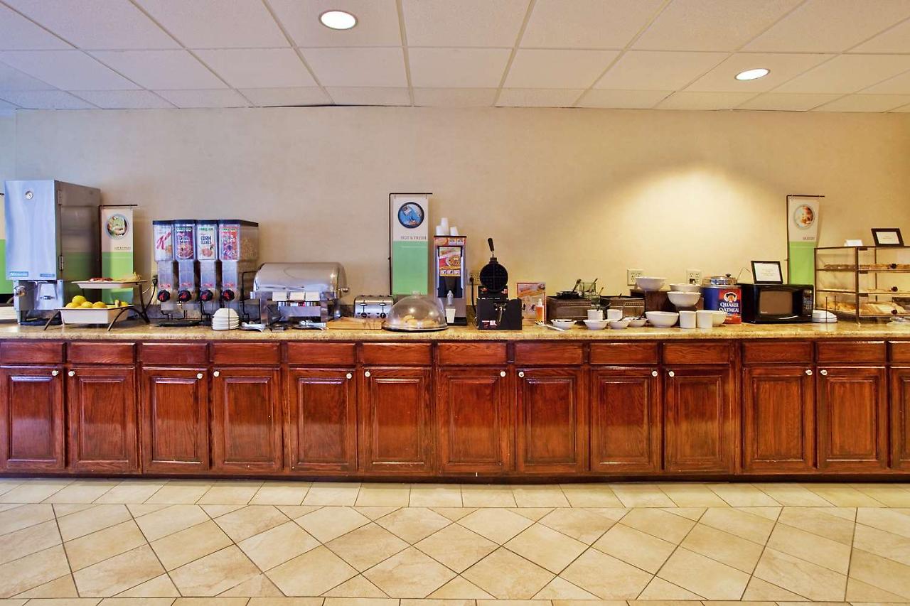 Hotel Country & By Radisson, Downtown 3*