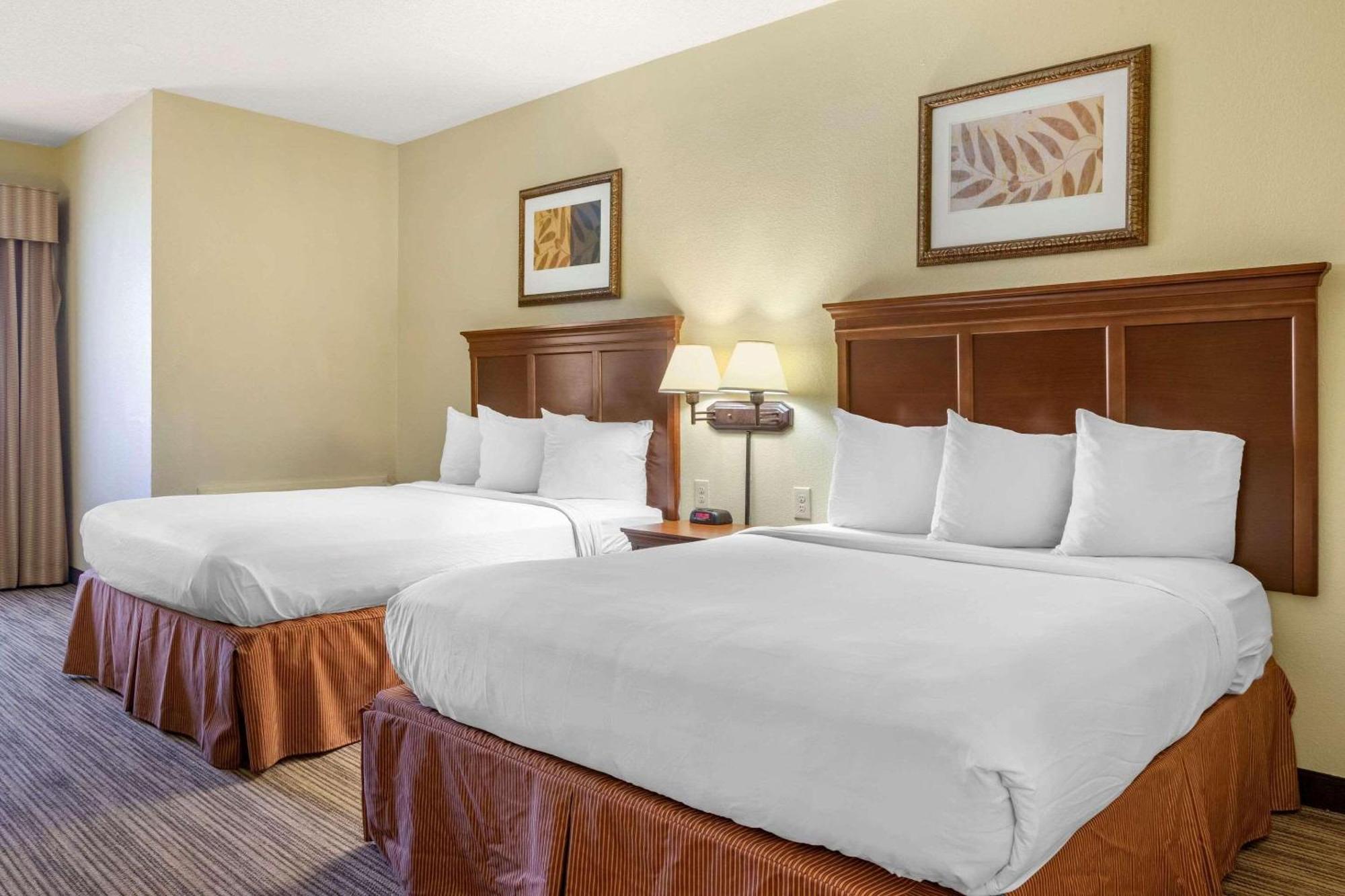 Hotel Country & By Radisson, Downtown 3*